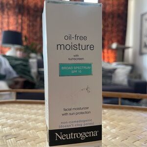Neutrogena Oil-Free‎ Moisture with Sunscreen - Discontinued Item